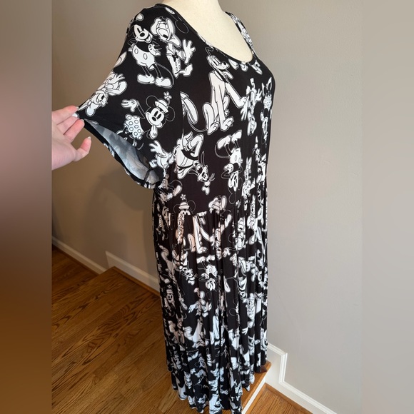NWT Disney by Torrid Mickey and Friends Midi Dress - Torrid Size 4 (26, 4X) - Picture 7 of 15